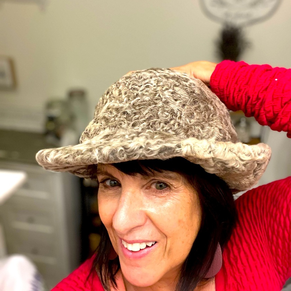 Vintage Textured Wool Hat in Brown